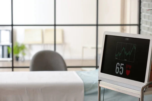 Modern Heart Rate Monitor Hospital — Stock Photo, Image