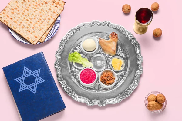 Passover Seder Plate Traditional Food Torah Color Background Top View — Stock Photo, Image