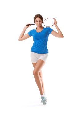 Beyaz arka planda sportif bayan badminton oyuncusu