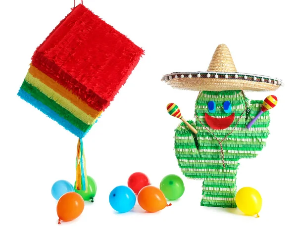 Μεξικάνικες Πινιάτες Καπέλο Σομπρέρο Μαράκες Και Μπαλόνια Λευκό Φόντο — Φωτογραφία Αρχείου