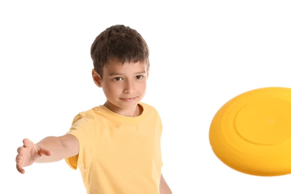 Rolig Liten Pojke Spelar Frisbee Vit Bakgrund — Stockfoto