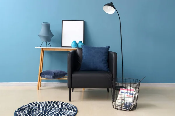 Modern Armchair Table Blank Frame Floor Lamp Color Wall — Stock Photo, Image