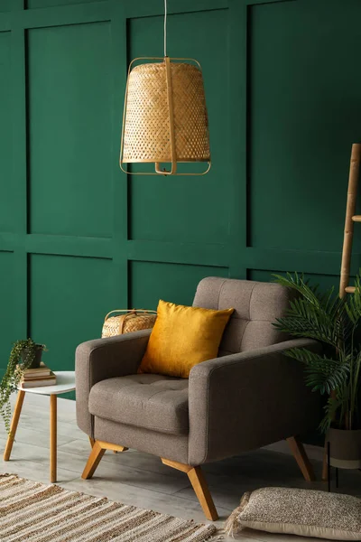 Soft Armchair Hanging Lamp Green Wall — Stock Photo, Image