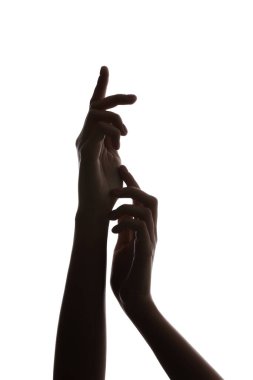 Kadın silueti beyaz arka plan üzerinde eller