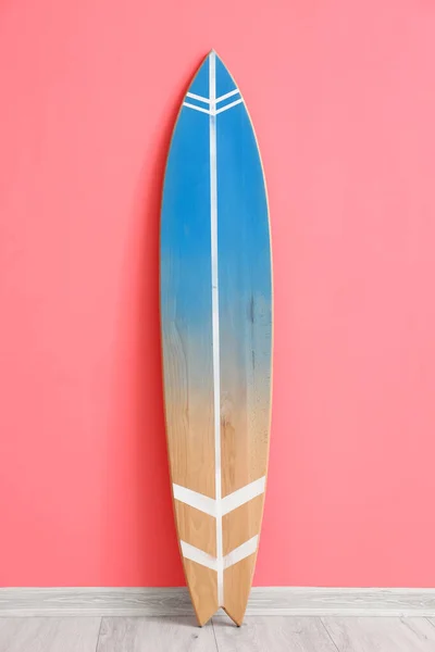 Wooden Surfboard Pink Wall — Stock Photo, Image