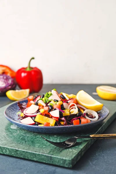 Plate Mexican Vegetable Salad Black Beans Radish Table — Stock Photo, Image