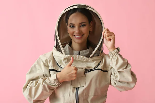 Female Beekeeper Showing Thumb Color Background — Stock Photo, Image