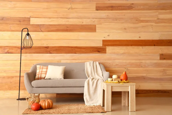 Comfortable Sofa Lamp Table Wooden Wall — Stock Photo, Image