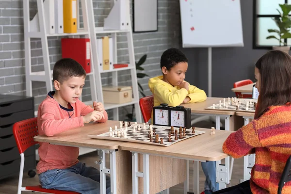 Crianças Jogando Xadrez Durante Torneio Clube — Fotografia de Stock