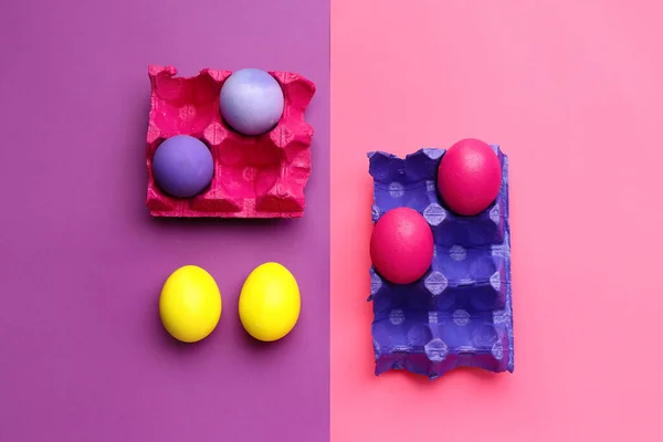 Titolari Con Uova Pasqua Dipinte Sfondo Colori — Foto Stock