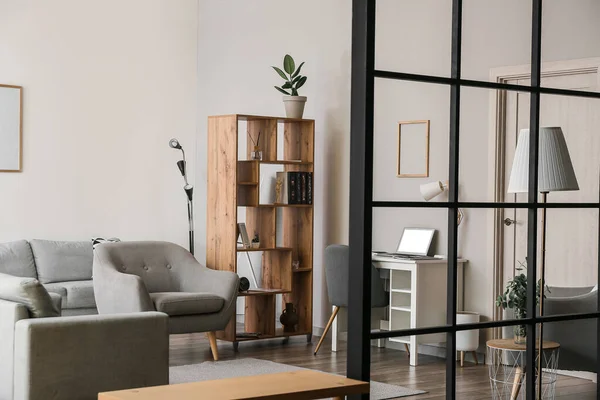 Interior Sala Estar Con Sillón Librería Lugar Trabajo Moderno — Foto de Stock