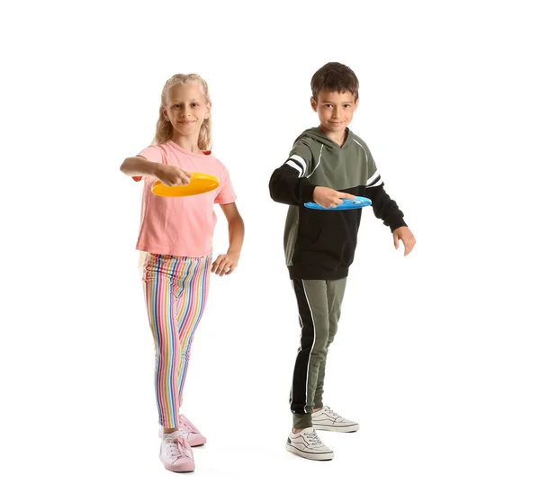 Grappige Kinderen Spelen Frisbee Witte Achtergrond — Stockfoto