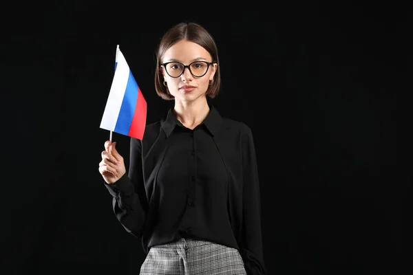 Mulher Bonita Com Bandeira Rússia Fundo Escuro — Fotografia de Stock