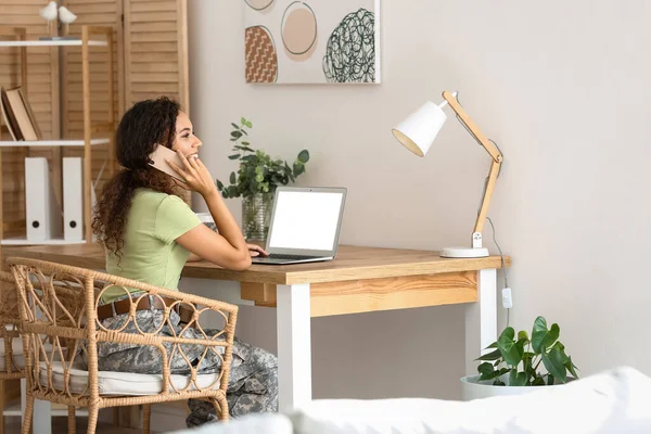 African American Female Soldier Laptop Talking Phone Home — Stock Photo, Image