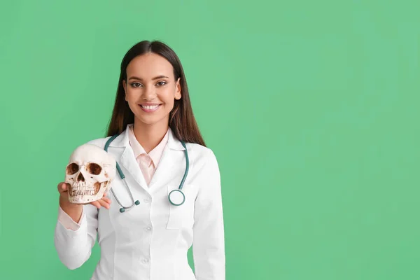 Female Doctor Human Skull Color Background — Stock Photo, Image