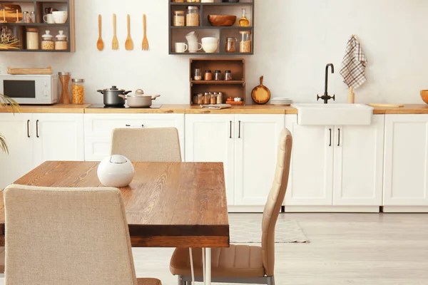 Wooden Dining Table Chairs Light Kitchen — Stock Photo, Image