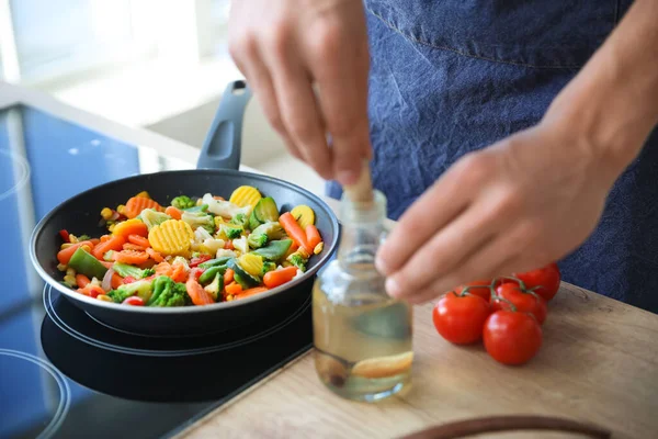 Frying Pan Tasty Vegetables Electric Stove Kitchen Closeup — Stock Photo, Image