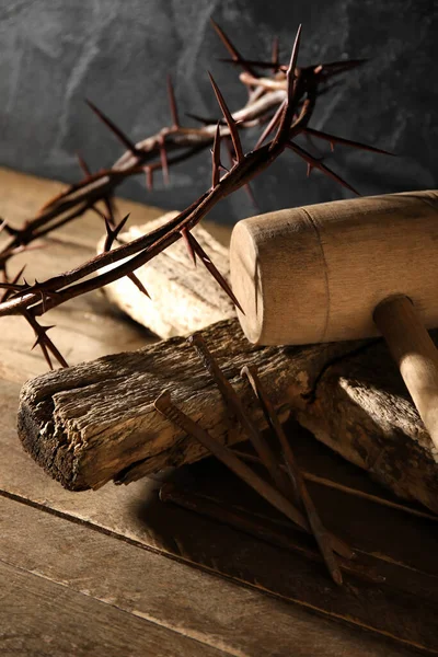 Crown Thorns Wooden Cross Mallet Nails Table — Stock Photo, Image