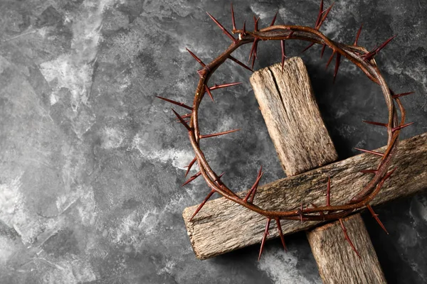 Crown Thorns Wooden Cross Grunge Background — Stock Photo, Image