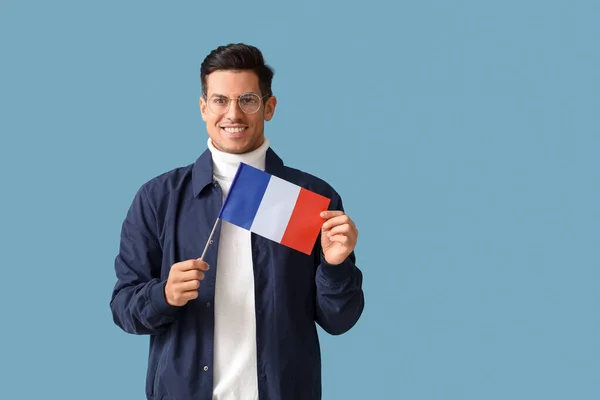 Stilig Ung Man Med Flagga Frankrike Blå Bakgrund — Stockfoto