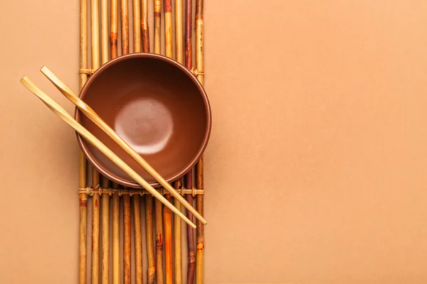 Bamboo Mat Chinese Bowl Chopsticks Color Background — Stock Photo, Image