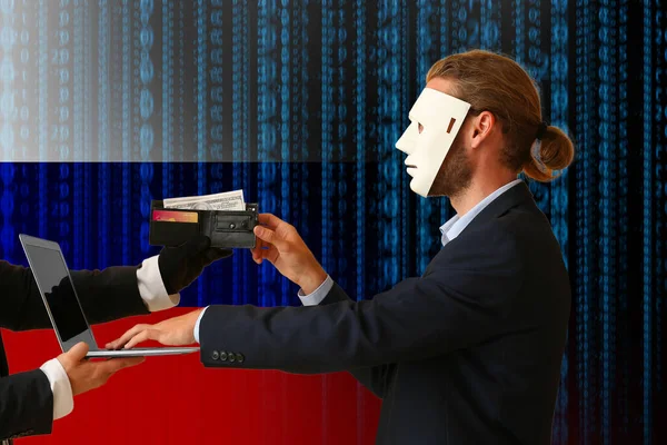 Ryska Hacker Mask Stjäla Pengar Från Användaren — Stockfoto