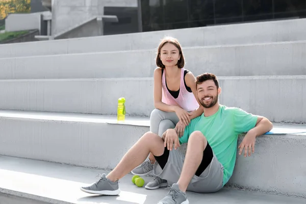 Young Couple Resting Training Outdoors — Stock Photo, Image