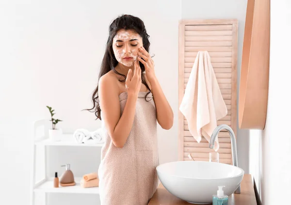 Morning Beautiful Young Woman Washing Face Bathroom — Stock Photo, Image