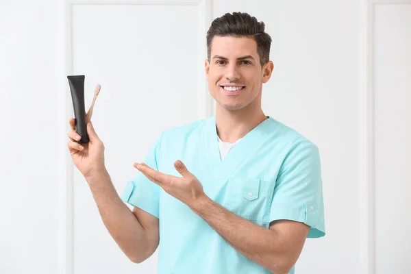 Male Dentist Activated Charcoal Tooth Paste Brush Light Background — Stock Photo, Image
