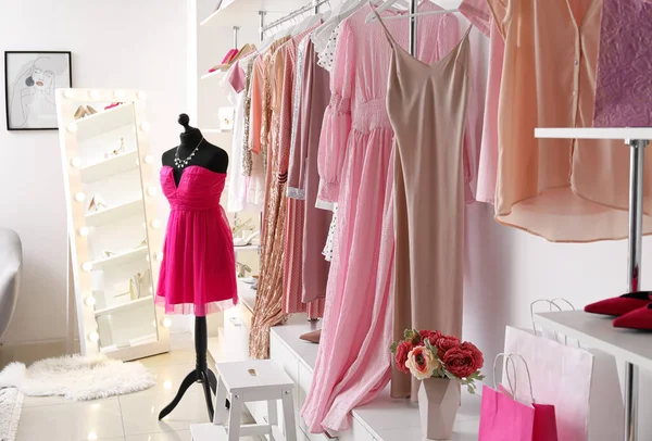 Beautiful Dresses High School Prom Shop — Stock Photo, Image