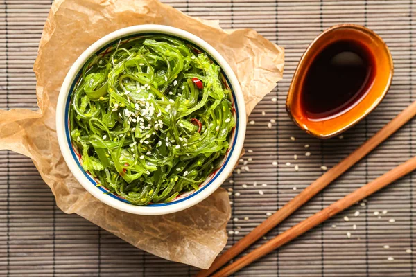 Bowl Healthy Seaweed Salad Sauce Bamboo Mat — Stock Photo, Image