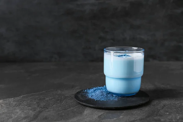 Copo Chá Azul Matcha Fundo Escuro Grunge — Fotografia de Stock
