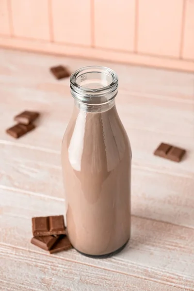 Бутылка Вкусного Шоколадного Молока Деревянном Фоне — стоковое фото