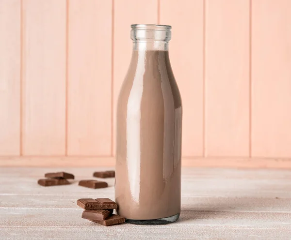 Бутылка Вкусного Шоколадного Молока Деревянном Фоне — стоковое фото
