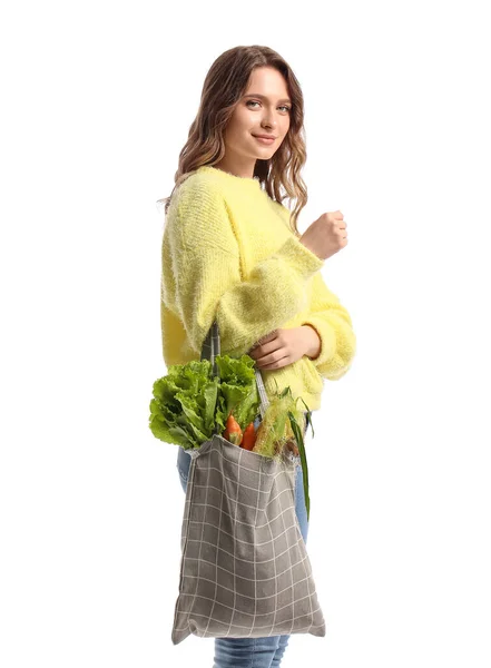 Jonge Vrouw Met Eco Tas Met Verse Groenten Witte Achtergrond — Stockfoto