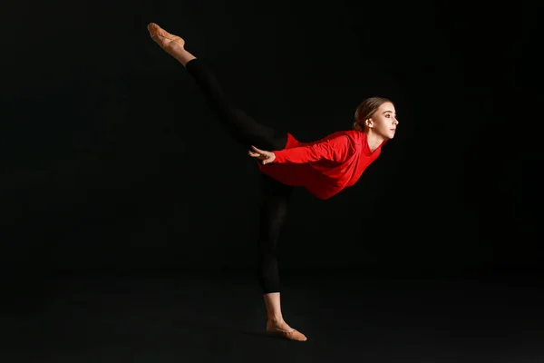 Mooie Jonge Vrouw Doen Gymnastiek Zwart Achtergrond — Stockfoto