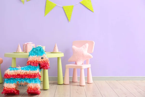 Interior Habitación Infantil Con Mesa Silla Piñata Mexicana Decorada Para — Foto de Stock