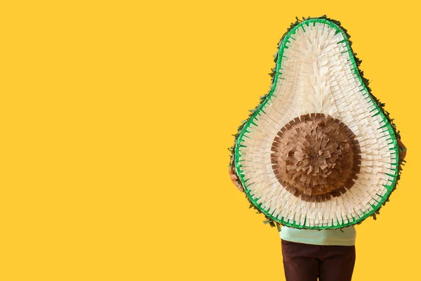 Niño Con Piñata Mexicana Sobre Fondo Color — Foto de Stock
