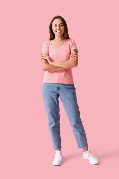 Jonge Vrouw Blanco Shirt Kleur Achtergrond — Stockfoto