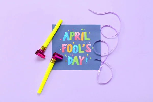Feestfluitjes Kaart Met Tekst April Fool Day Kleur Achtergrond — Stockfoto