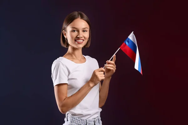 Красивая Молодая Женщина Флагом России Темном Фоне — стоковое фото