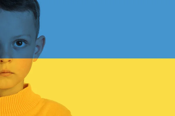 Двойное Обнажение Мальчика Украинского Флага Остановить Войну — стоковое фото