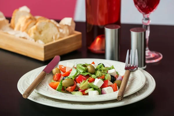 Plate Healthy Greek Salad Table Restaurant — Stock Photo, Image