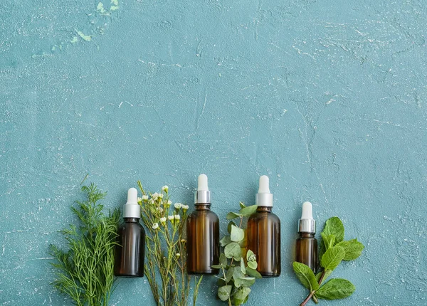 Bottles Natural Essential Oils Color Background — Stock Photo, Image