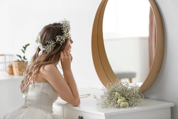 Mooie Jonge Bruid Voorbereiding Voor Haar Trouwdag — Stockfoto