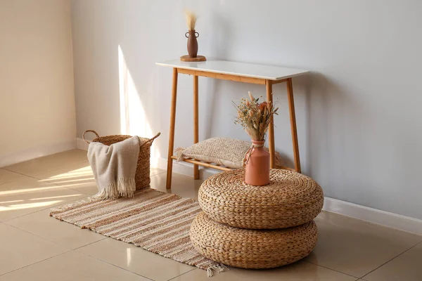 Interior Stylish Room Table Poufs Vases — Stock Photo, Image