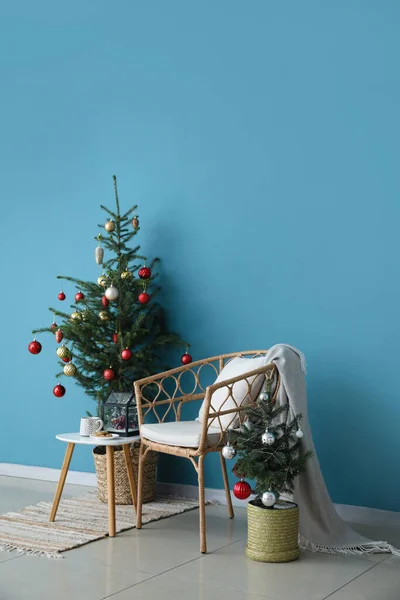 Beautiful Christmas Trees Armchair Color Wall Room — Stock Photo, Image