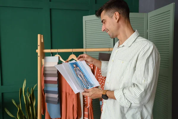 Male Clothes Stylist Working Studio — Stock Photo, Image
