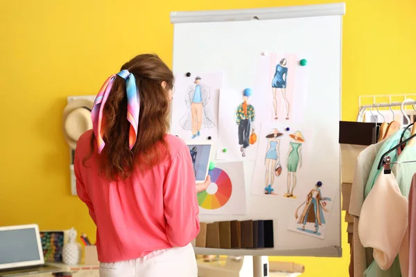 Young Female Clothes Stylist Working Studio — Stock Photo, Image