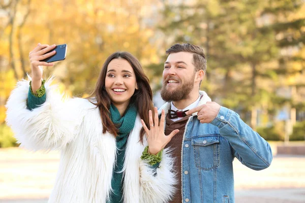 Happy Young Woman Ring Her Fiance Taking Selfie Marriage Proposal — Stock Photo, Image